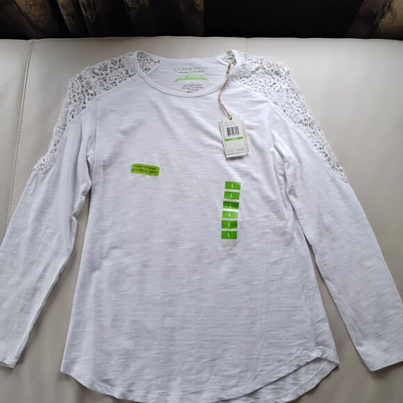 Earth Yoga: White Long Sleeve Shirt with soft lace; relaxed look - Picture 3 of 3